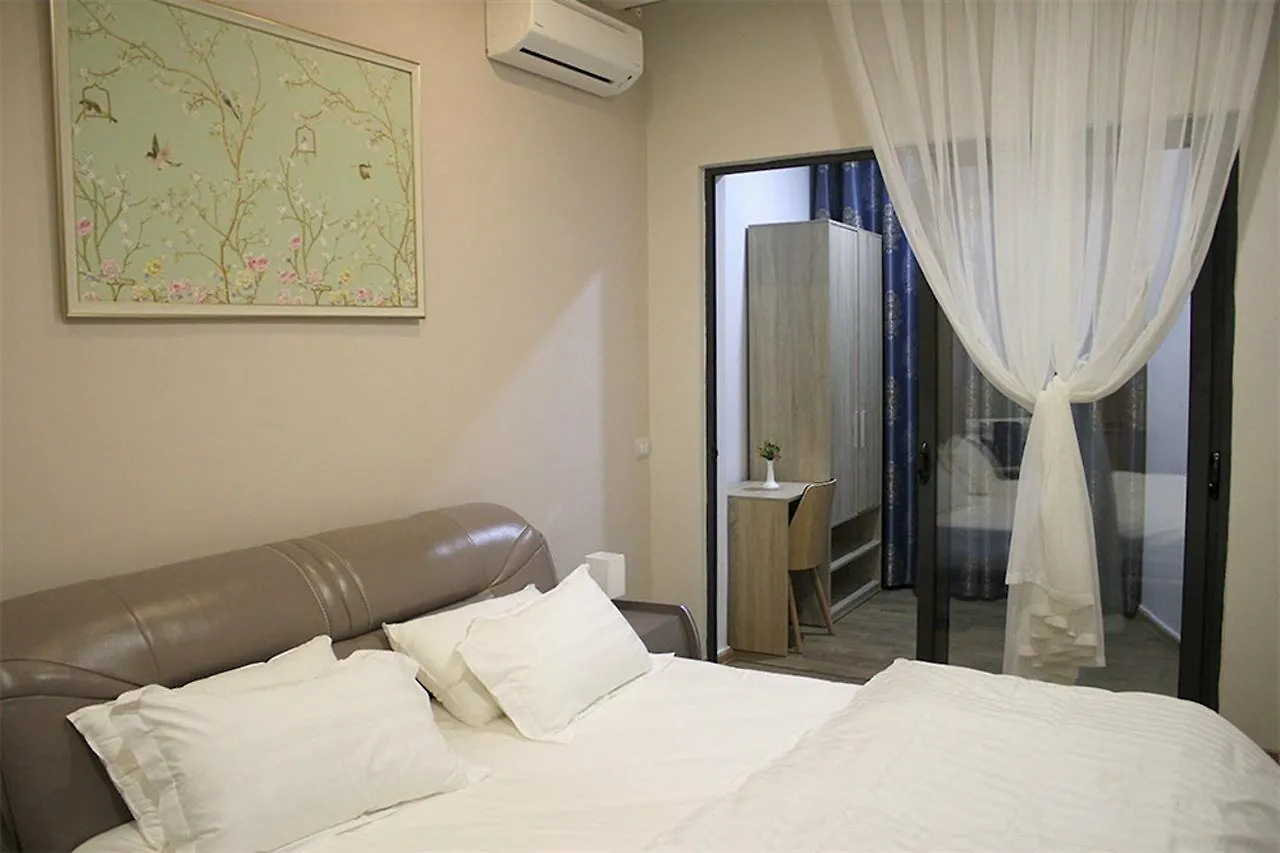 Park Hotel Tirana 3*,